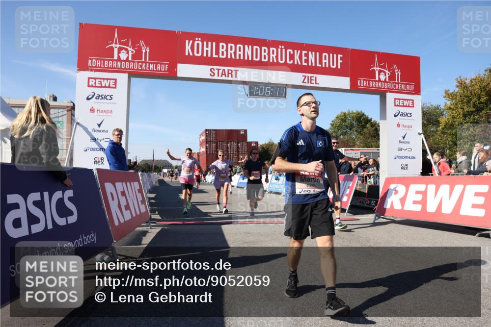 03.10.2025 - Köhlbrandbrückenlauf Lena Gebhardt http://msf.ph/oto/9052059 03.10.2025 13:06:12 Ziel 4504, 4635, 4738, 6222, 6224, 6323, 6356, 6510, 6850 meine-sportfotos.de