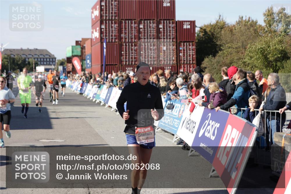 03.10.2025 - Köhlbrandbrückenlauf Jannik Wohlers http://msf.ph/oto/9052068 03.10.2025 13:08:52 Ziel 4138, 4213, 4340, 4544, 5705, 5842, 6034, 6232, 6233 meine-sportfotos.de