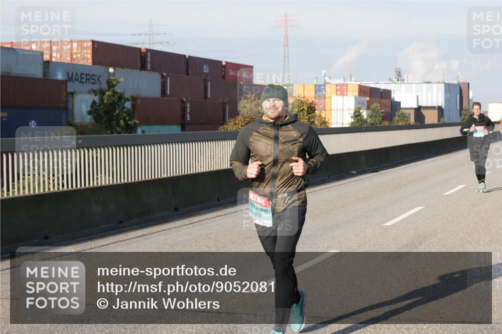 03.10.2025 - Köhlbrandbrückenlauf Jannik Wohlers http://msf.ph/oto/9052081 03.10.2025 09:46:39 Position 3 10600, 2959 meine-sportfotos.de