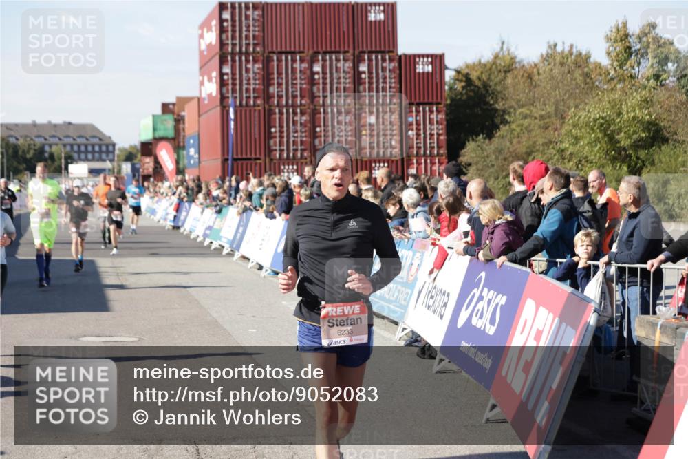 03.10.2025 - Köhlbrandbrückenlauf Jannik Wohlers http://msf.ph/oto/9052083 03.10.2025 13:08:52 Ziel 4138, 4213, 4340, 4544, 5705, 5842, 6034, 6232, 6233 meine-sportfotos.de