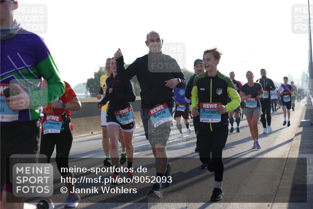 03.10.2025 - Köhlbrandbrückenlauf Jannik Wohlers http://msf.ph/oto/9052093 03.10.2025 09:19:18 Position 3 34, 3699, 1485, 3369, 3371 meine-sportfotos.de