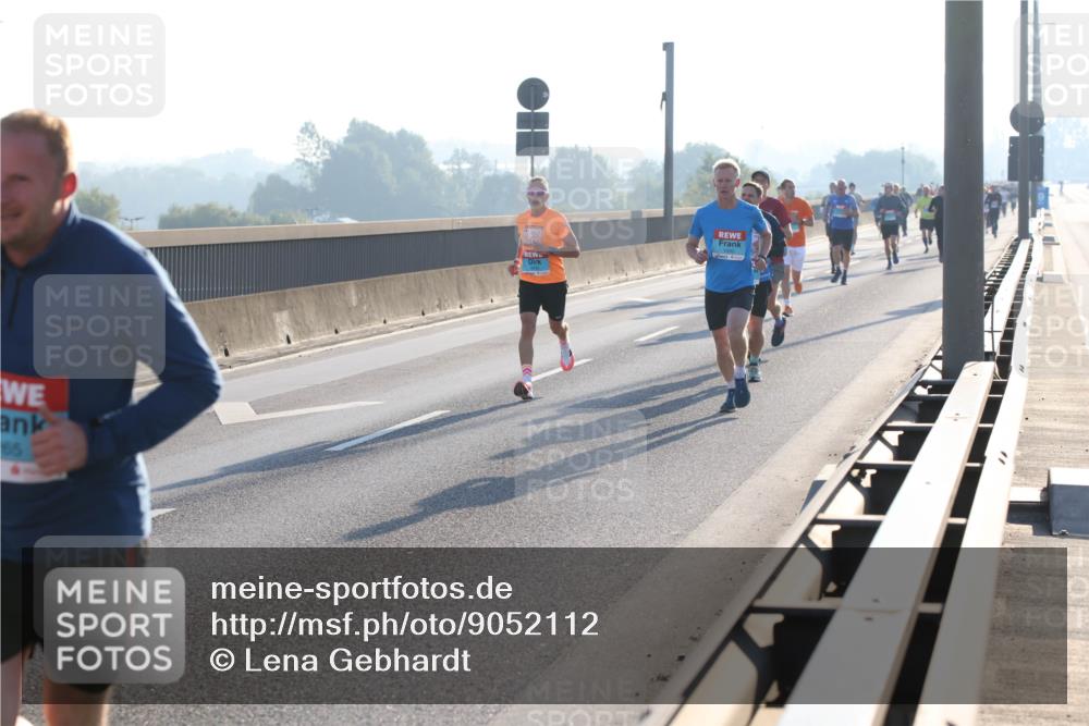 03.10.2025 - Köhlbrandbrückenlauf Lena Gebhardt http://msf.ph/oto/9052112 03.10.2025 09:15:06 Position 1 65 meine-sportfotos.de