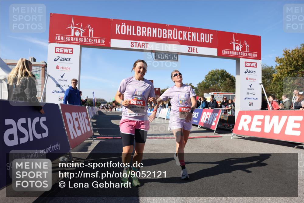 03.10.2025 - Köhlbrandbrückenlauf Lena Gebhardt http://msf.ph/oto/9052121 03.10.2025 13:06:14 Ziel 4504, 4635, 4738, 6222, 6224, 6323, 6356, 6850 meine-sportfotos.de