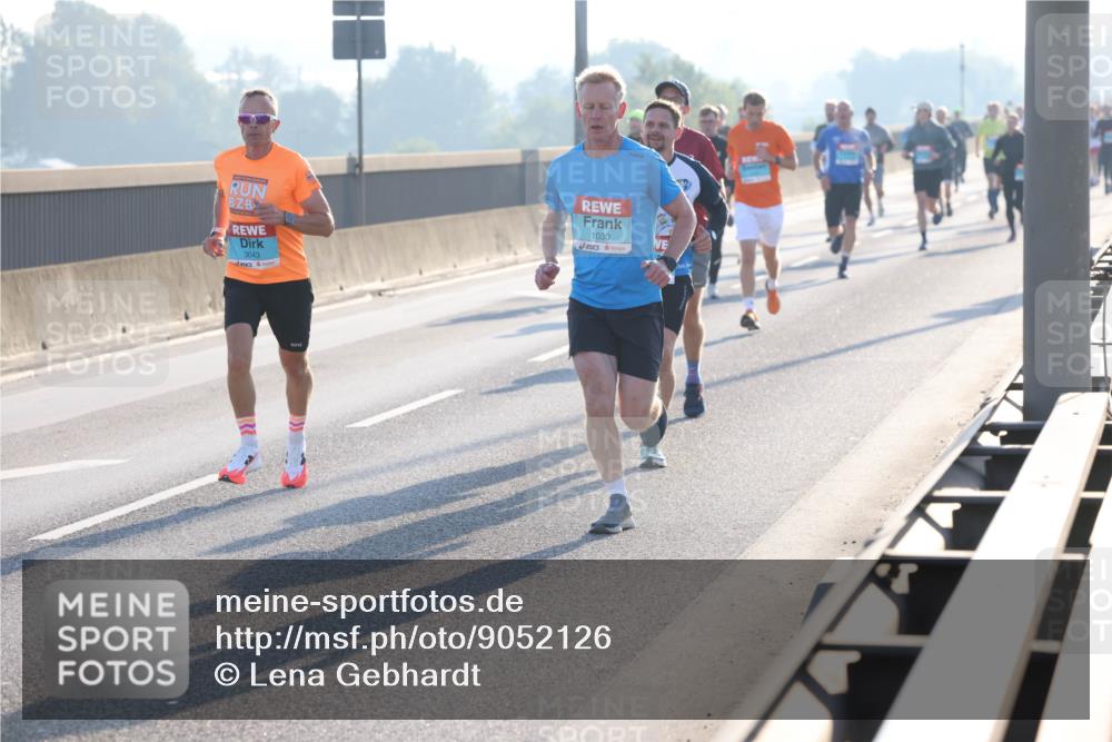 03.10.2025 - Köhlbrandbrückenlauf Lena Gebhardt http://msf.ph/oto/9052126 03.10.2025 09:15:07 Position 1 3043, 1030 meine-sportfotos.de