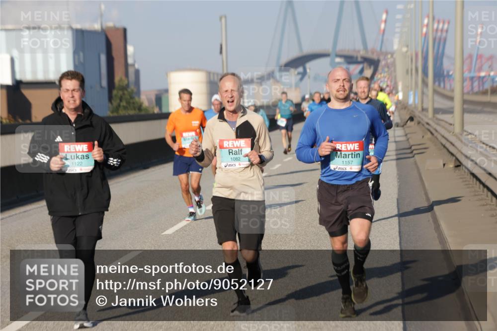 03.10.2025 - Köhlbrandbrückenlauf Jannik Wohlers http://msf.ph/oto/9052127 03.10.2025 09:46:41 Position 3 1122, 1082, 1157 meine-sportfotos.de