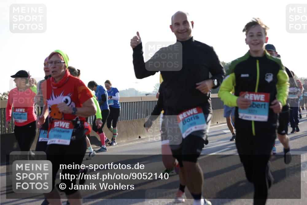 03.10.2025 - Köhlbrandbrückenlauf Jannik Wohlers http://msf.ph/oto/9052140 03.10.2025 09:19:18 Position 3 3060, 3699, 3369, 3371 meine-sportfotos.de