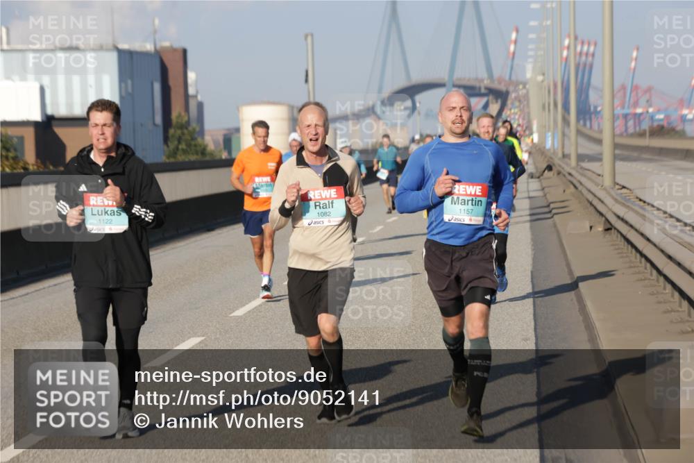 03.10.2025 - Köhlbrandbrückenlauf Jannik Wohlers http://msf.ph/oto/9052141 03.10.2025 09:46:41 Position 3 1122, 1082, 1157 meine-sportfotos.de