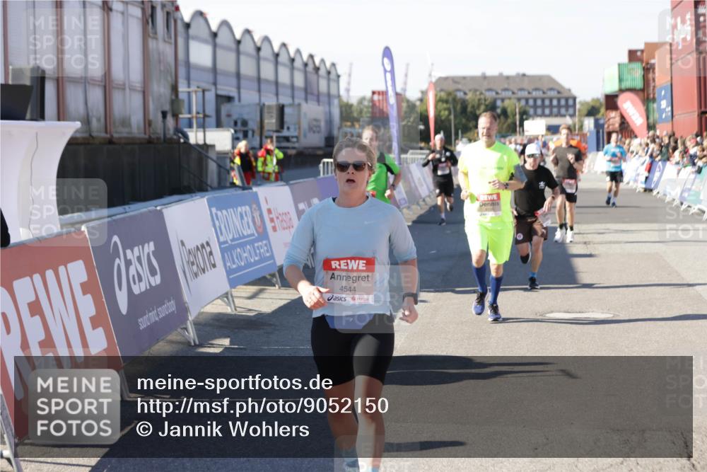 03.10.2025 - Köhlbrandbrückenlauf Jannik Wohlers http://msf.ph/oto/9052150 03.10.2025 13:08:55 Ziel 4057, 4138, 4213, 4340, 4403, 4505, 4544, 5705, 5842, 6034, 6233, 6372 meine-sportfotos.de