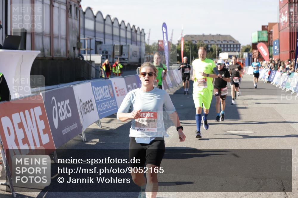 03.10.2025 - Köhlbrandbrückenlauf Jannik Wohlers http://msf.ph/oto/9052165 03.10.2025 13:08:55 Ziel 4057, 4138, 4213, 4340, 4403, 4505, 4544, 5705, 5842, 6034, 6233, 6372 meine-sportfotos.de