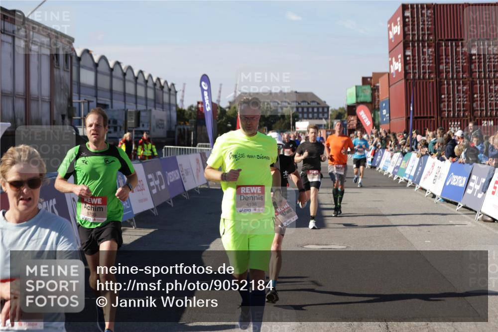 03.10.2025 - Köhlbrandbrückenlauf Jannik Wohlers http://msf.ph/oto/9052184 03.10.2025 13:08:57 Ziel 4057, 4138, 4340, 4346, 4381, 4403, 4505, 4544, 5705, 5842, 6034, 6233, 6372 meine-sportfotos.de