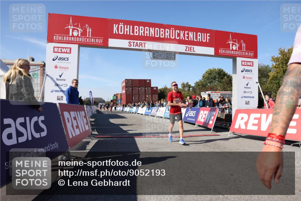 03.10.2025 - Köhlbrandbrückenlauf Lena Gebhardt http://msf.ph/oto/9052193 03.10.2025 13:06:16 Ziel 4504, 4635, 4738, 6222, 6224, 6323, 6356, 6850 meine-sportfotos.de