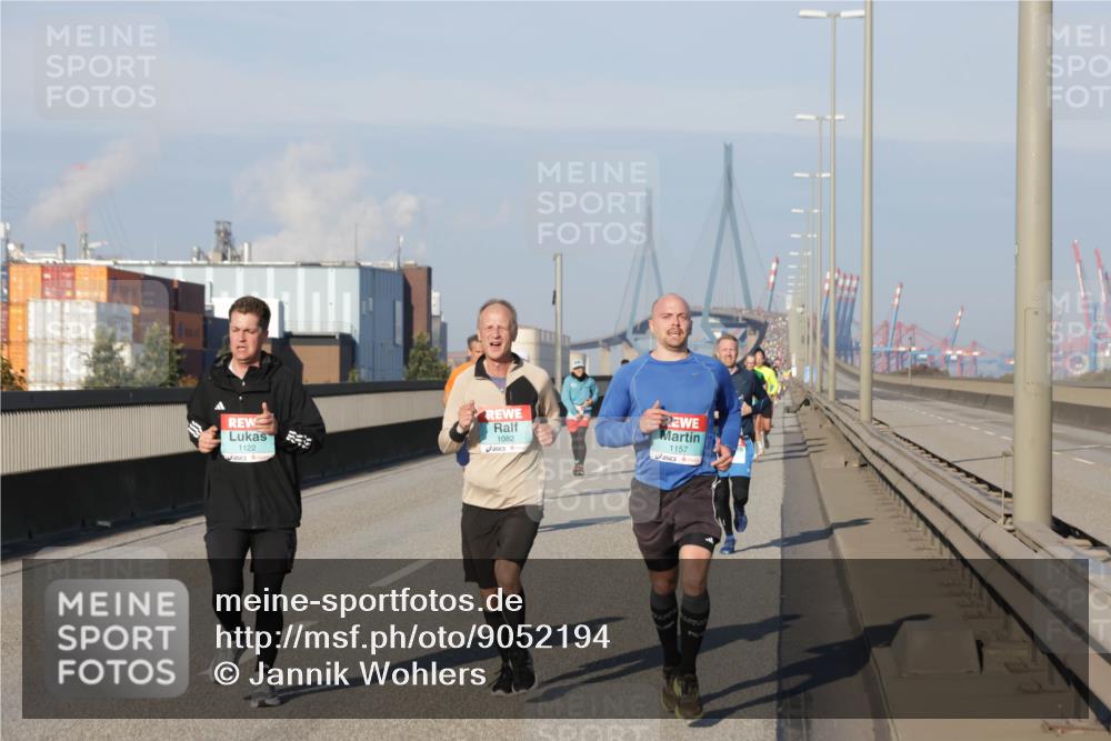 03.10.2025 - Köhlbrandbrückenlauf Jannik Wohlers http://msf.ph/oto/9052194 03.10.2025 09:46:42 Position 3 1122, 1082, 1157 meine-sportfotos.de