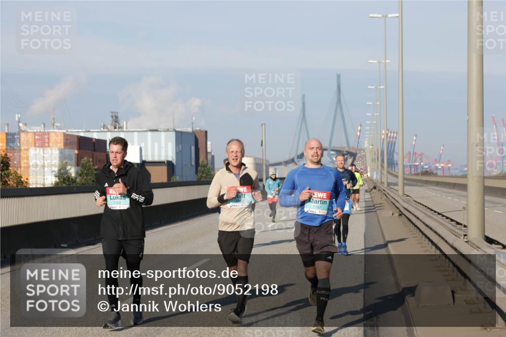 03.10.2025 - Köhlbrandbrückenlauf Jannik Wohlers http://msf.ph/oto/9052198 03.10.2025 09:46:42 Position 3 1122, 108, 1157 meine-sportfotos.de