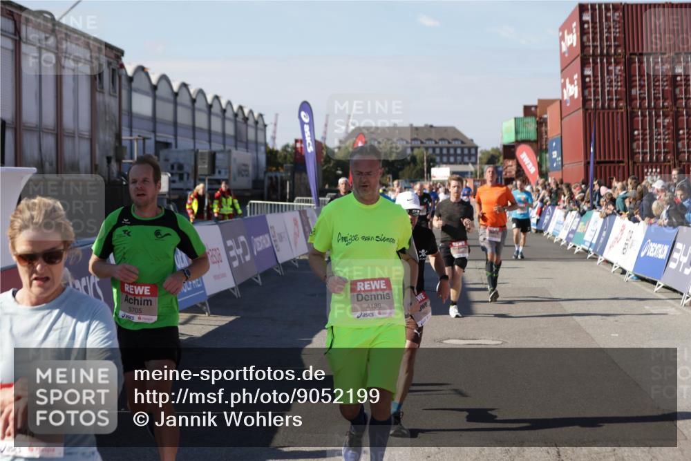 03.10.2025 - Köhlbrandbrückenlauf Jannik Wohlers http://msf.ph/oto/9052199 03.10.2025 13:08:57 Ziel 4057, 4138, 4340, 4346, 4381, 4403, 4505, 4544, 5705, 5842, 6034, 6233, 6372 meine-sportfotos.de
