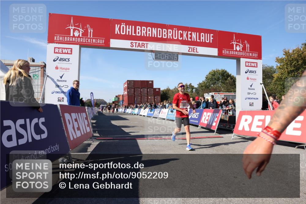 03.10.2025 - Köhlbrandbrückenlauf Lena Gebhardt http://msf.ph/oto/9052209 03.10.2025 13:06:16 Ziel 4504, 4635, 4738, 6222, 6224, 6323, 6356, 6850 meine-sportfotos.de