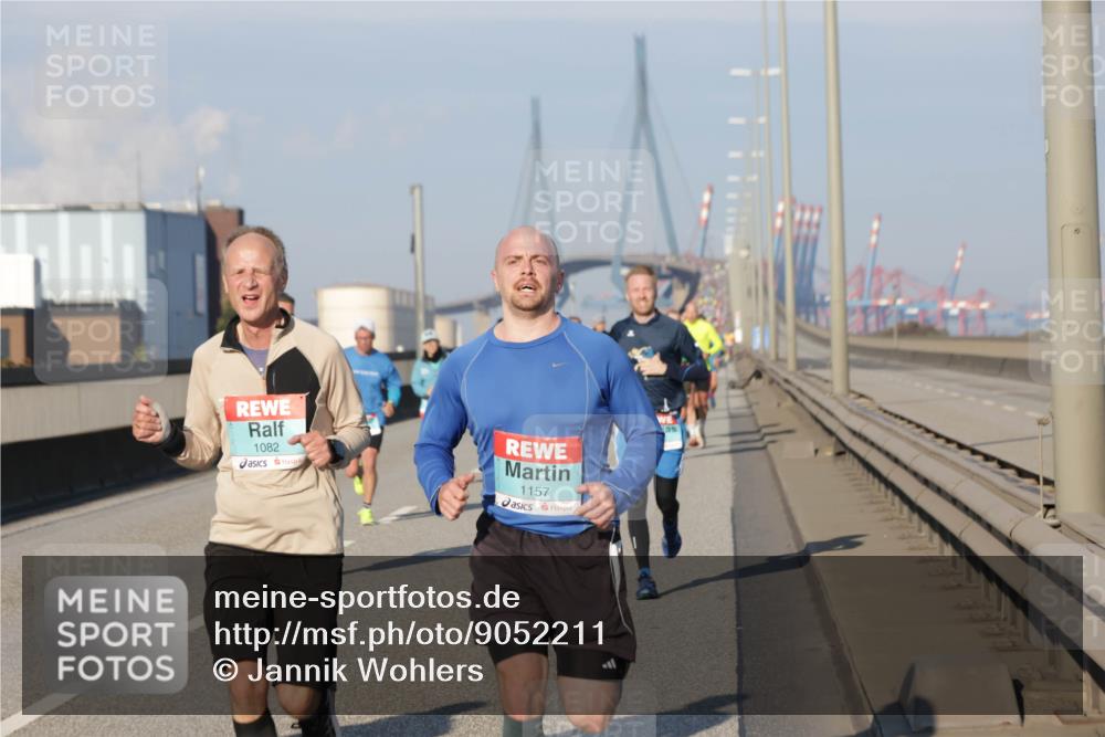 03.10.2025 - Köhlbrandbrückenlauf Jannik Wohlers http://msf.ph/oto/9052211 03.10.2025 09:46:42 Position 3 1082, 1157 meine-sportfotos.de