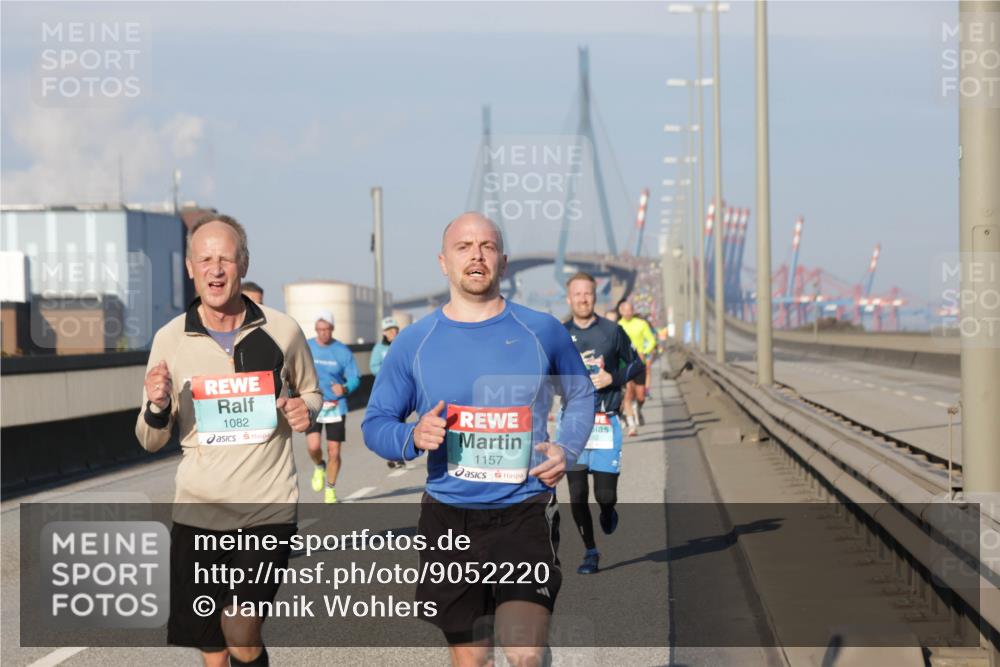 03.10.2025 - Köhlbrandbrückenlauf Jannik Wohlers http://msf.ph/oto/9052220 03.10.2025 09:46:42 Position 3 1082, 1157 meine-sportfotos.de