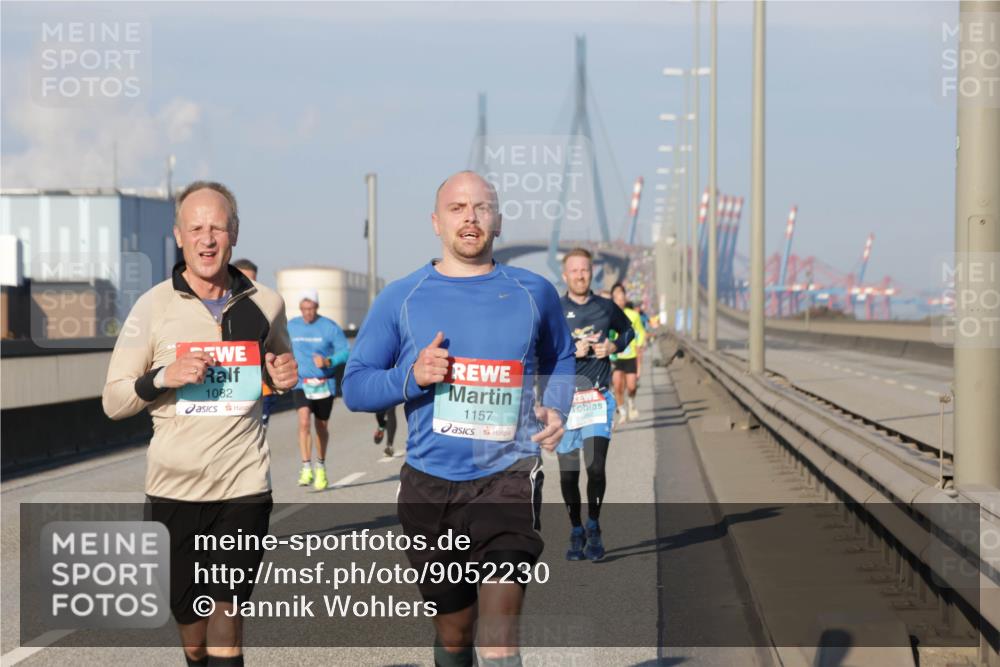 03.10.2025 - Köhlbrandbrückenlauf Jannik Wohlers http://msf.ph/oto/9052230 03.10.2025 09:46:42 Position 3 1082, 1157 meine-sportfotos.de