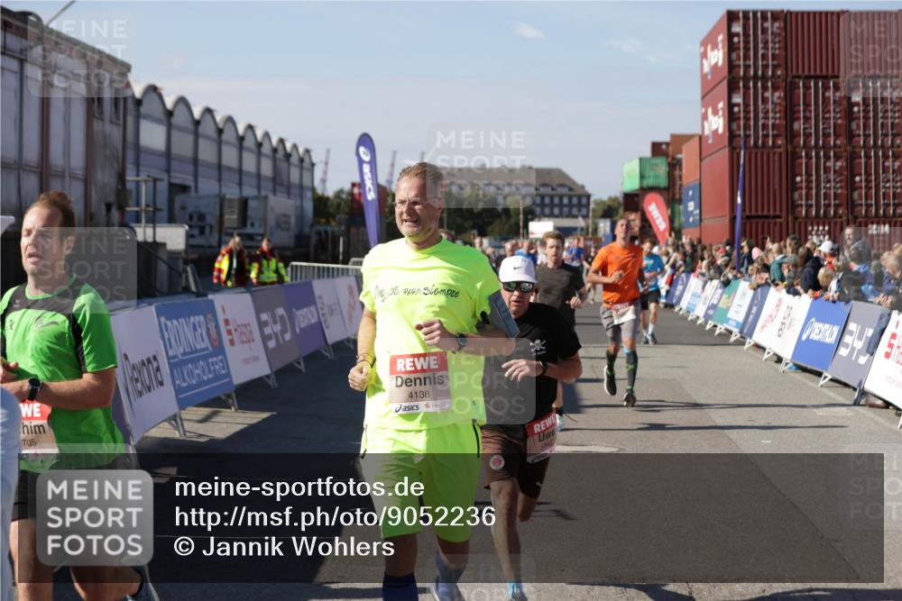 03.10.2025 - Köhlbrandbrückenlauf Jannik Wohlers http://msf.ph/oto/9052236 03.10.2025 13:08:57 Ziel 4057, 4138, 4340, 4346, 4381, 4403, 4505, 4544, 5705, 5842, 6034, 6233, 6372 meine-sportfotos.de