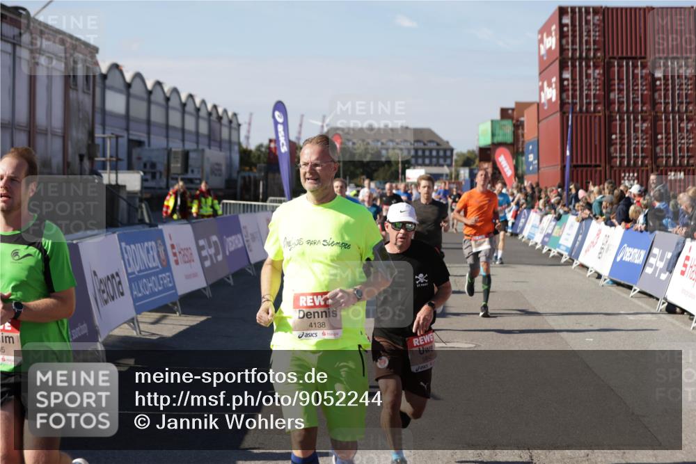 03.10.2025 - Köhlbrandbrückenlauf Jannik Wohlers http://msf.ph/oto/9052244 03.10.2025 13:08:57 Ziel 4057, 4138, 4340, 4346, 4381, 4403, 4505, 4544, 5705, 5842, 6034, 6233, 6372 meine-sportfotos.de