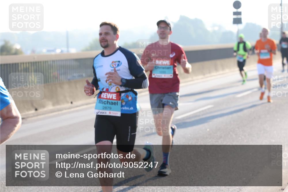 03.10.2025 - Köhlbrandbrückenlauf Lena Gebhardt http://msf.ph/oto/9052247 03.10.2025 09:15:10 Position 1 2879 meine-sportfotos.de