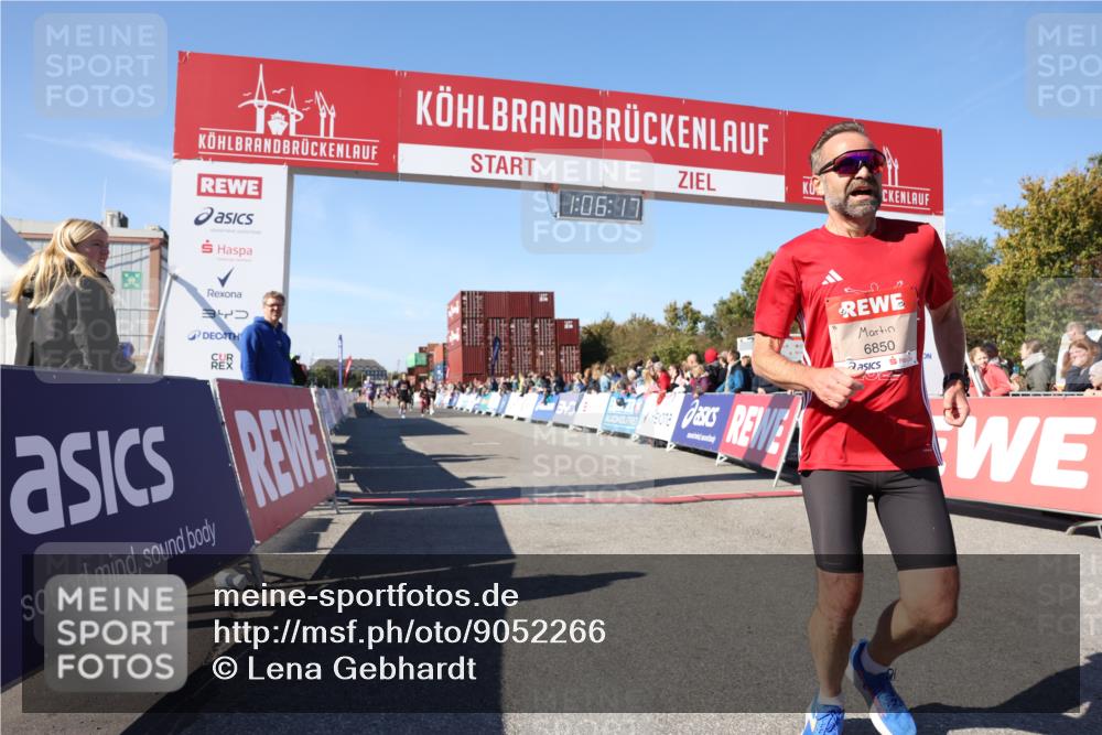 03.10.2025 - Köhlbrandbrückenlauf Lena Gebhardt http://msf.ph/oto/9052266 03.10.2025 13:06:17 Ziel 4504, 4635, 4738, 5641, 6222, 6224, 6323, 6356, 6850 meine-sportfotos.de