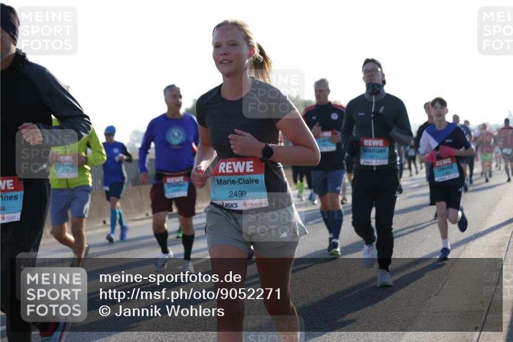 03.10.2025 - Köhlbrandbrückenlauf Jannik Wohlers http://msf.ph/oto/9052271 03.10.2025 09:19:21 Position 3 34, 2499, 1871 meine-sportfotos.de