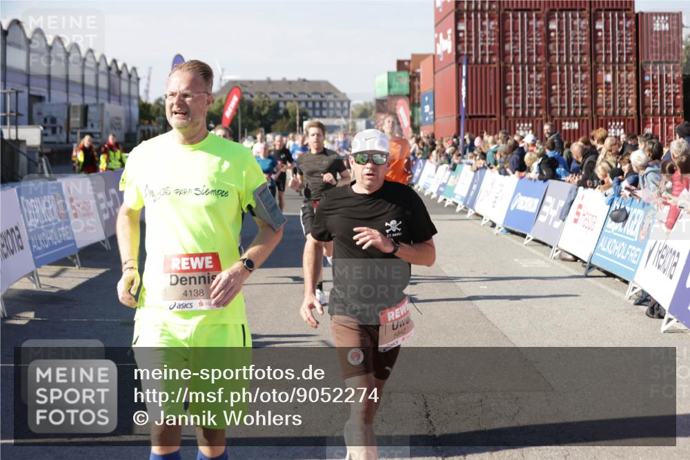 03.10.2025 - Köhlbrandbrückenlauf Jannik Wohlers http://msf.ph/oto/9052274 03.10.2025 13:08:58 Ziel 4057, 4138, 4197, 4340, 4346, 4381, 4403, 4505, 4544, 5705, 5842, 6034, 6233, 6372 meine-sportfotos.de