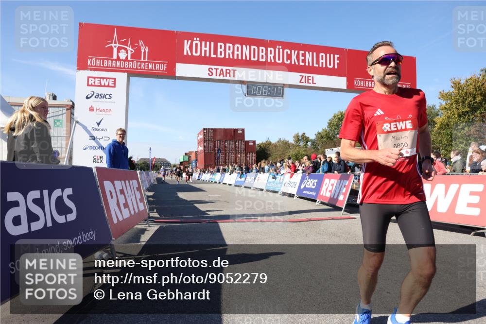 03.10.2025 - Köhlbrandbrückenlauf Lena Gebhardt http://msf.ph/oto/9052279 03.10.2025 13:06:17 Ziel 4504, 4635, 4738, 5641, 6222, 6224, 6323, 6356, 6850 meine-sportfotos.de