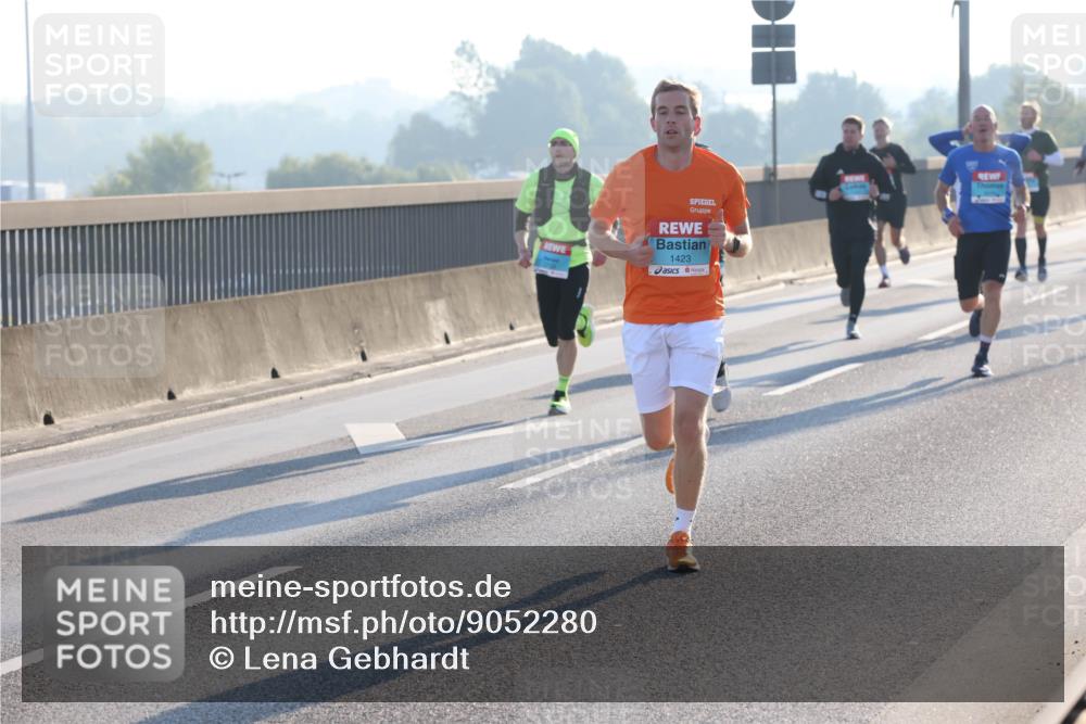 03.10.2025 - Köhlbrandbrückenlauf Lena Gebhardt http://msf.ph/oto/9052280 03.10.2025 09:15:12 Position 1 1423 meine-sportfotos.de