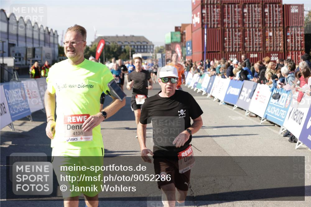 03.10.2025 - Köhlbrandbrückenlauf Jannik Wohlers http://msf.ph/oto/9052286 03.10.2025 13:08:58 Ziel 4057, 4138, 4197, 4340, 4346, 4381, 4403, 4505, 4544, 5705, 5842, 6034, 6233, 6372 meine-sportfotos.de