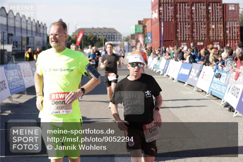 03.10.2025 - Köhlbrandbrückenlauf Jannik Wohlers http://msf.ph/oto/9052294 03.10.2025 13:08:58 Ziel 4057, 4138, 4197, 4340, 4346, 4381, 4403, 4505, 4544, 5705, 5842, 6034, 6233, 6372 meine-sportfotos.de