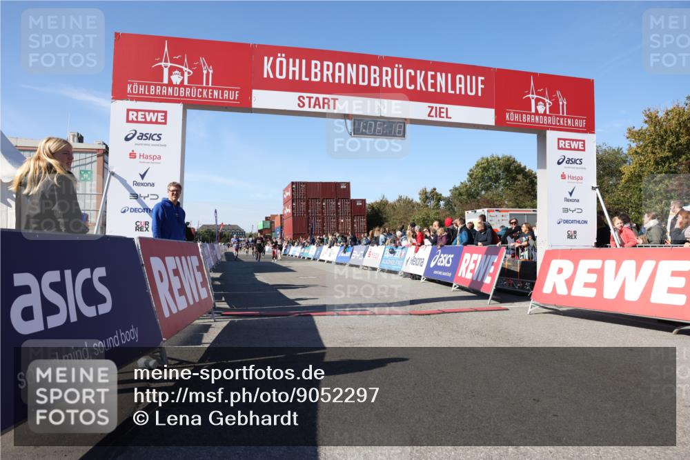 03.10.2025 - Köhlbrandbrückenlauf Lena Gebhardt http://msf.ph/oto/9052297 03.10.2025 13:06:18 Ziel 4504, 4550, 4635, 4738, 5641, 5970, 6193, 6222, 6224, 6323, 6356, 6850 meine-sportfotos.de