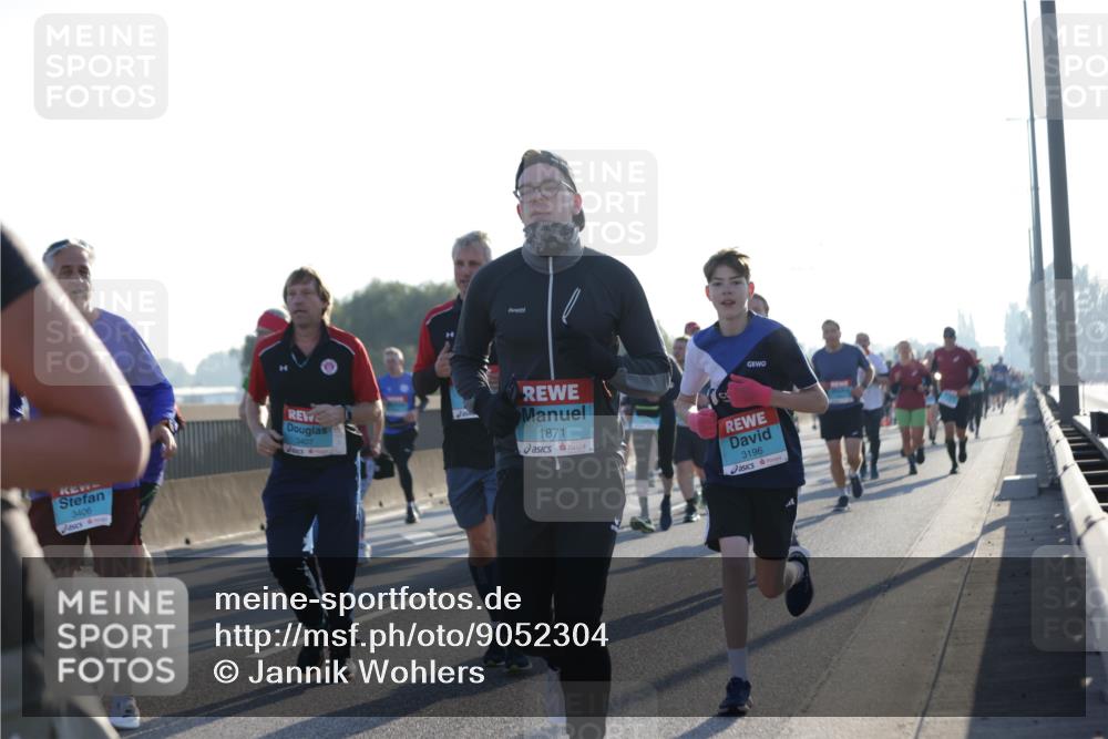 03.10.2025 - Köhlbrandbrückenlauf Jannik Wohlers http://msf.ph/oto/9052304 03.10.2025 09:19:22 Position 3 3406, 3407, 1871, 3196 meine-sportfotos.de