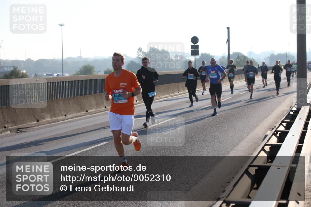03.10.2025 - Köhlbrandbrückenlauf Lena Gebhardt http://msf.ph/oto/9052310 03.10.2025 09:15:13 Position 1 1423 meine-sportfotos.de
