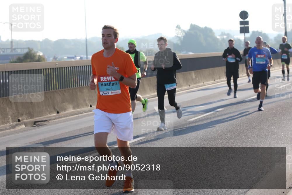 03.10.2025 - Köhlbrandbrückenlauf Lena Gebhardt http://msf.ph/oto/9052318 03.10.2025 09:15:13 Position 1 1423 meine-sportfotos.de