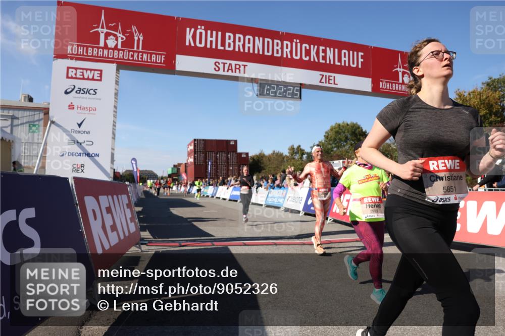 03.10.2025 - Köhlbrandbrückenlauf Lena Gebhardt http://msf.ph/oto/9052326 03.10.2025 13:22:26 Ziel 4239, 5072, 5214, 5235, 5272, 5400, 5401, 5720, 5839, 5851, 5929, 6188 meine-sportfotos.de