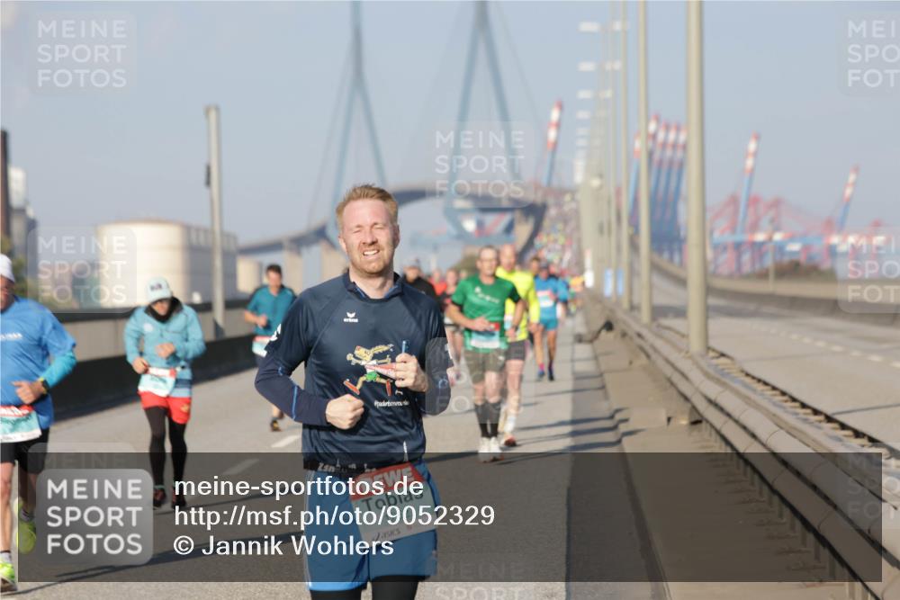 03.10.2025 - Köhlbrandbrückenlauf Jannik Wohlers http://msf.ph/oto/9052329 03.10.2025 09:46:45 Position 3 1262 meine-sportfotos.de