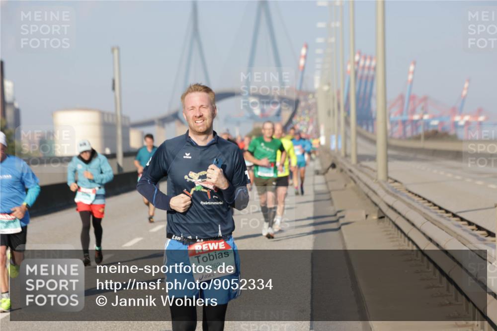 03.10.2025 - Köhlbrandbrückenlauf Jannik Wohlers http://msf.ph/oto/9052334 03.10.2025 09:46:45 Position 3 1262 meine-sportfotos.de