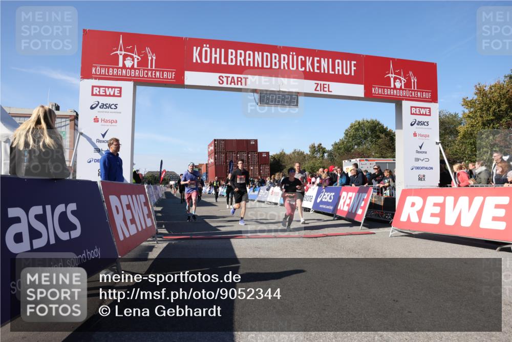 03.10.2025 - Köhlbrandbrückenlauf Lena Gebhardt http://msf.ph/oto/9052344 03.10.2025 13:06:24 Ziel 4124, 4396, 4550, 4658, 4659, 5563, 5641, 5970, 6193, 6850 meine-sportfotos.de