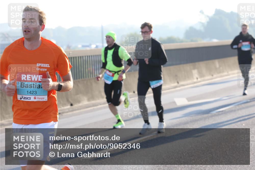 03.10.2025 - Köhlbrandbrückenlauf Lena Gebhardt http://msf.ph/oto/9052346 03.10.2025 09:15:14 Position 1 1423 meine-sportfotos.de