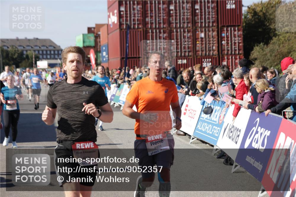 03.10.2025 - Köhlbrandbrückenlauf Jannik Wohlers http://msf.ph/oto/9052357 03.10.2025 13:09:00 Ziel 4057, 4138, 4197, 4346, 4381, 4403, 4505, 4544, 5705, 5842, 6233, 6372 meine-sportfotos.de