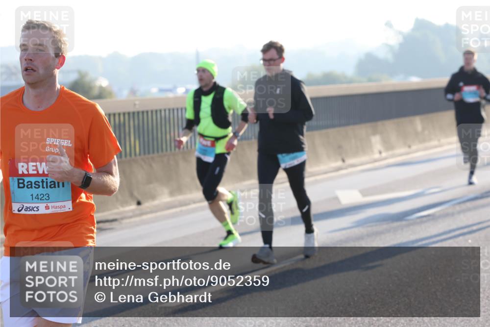 03.10.2025 - Köhlbrandbrückenlauf Lena Gebhardt http://msf.ph/oto/9052359 03.10.2025 09:15:14 Position 1 1423 meine-sportfotos.de