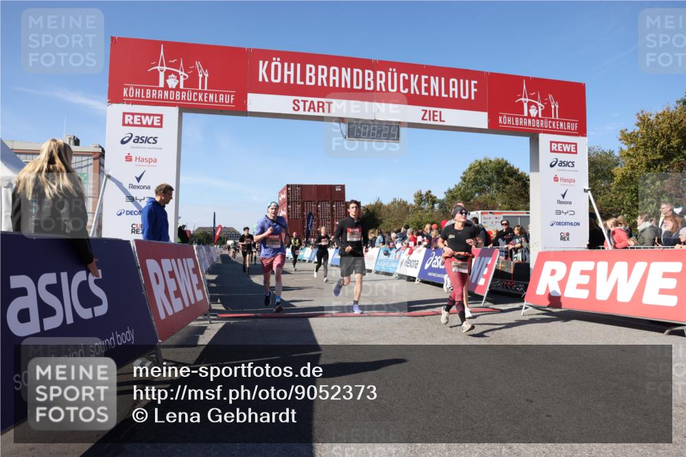 03.10.2025 - Köhlbrandbrückenlauf Lena Gebhardt http://msf.ph/oto/9052373 03.10.2025 13:06:24 Ziel 4124, 4396, 4550, 4658, 4659, 5563, 5641, 5970, 6193, 6850 meine-sportfotos.de