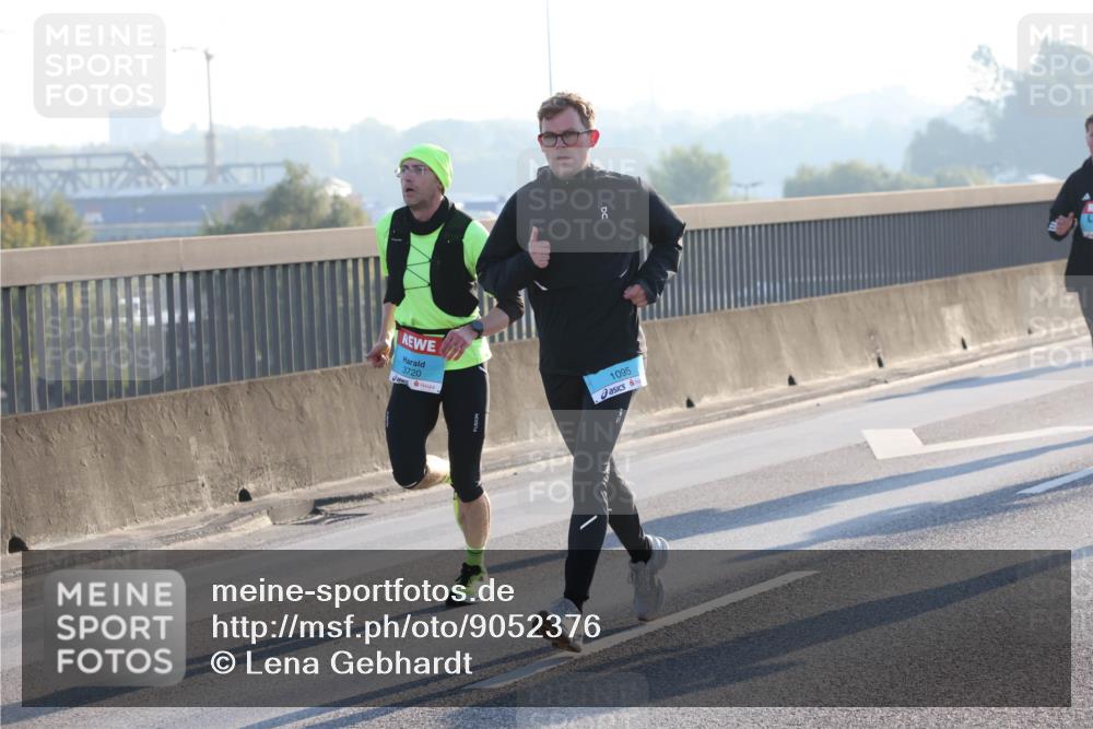03.10.2025 - Köhlbrandbrückenlauf Lena Gebhardt http://msf.ph/oto/9052376 03.10.2025 09:15:14 Position 1 3720, 1095 meine-sportfotos.de