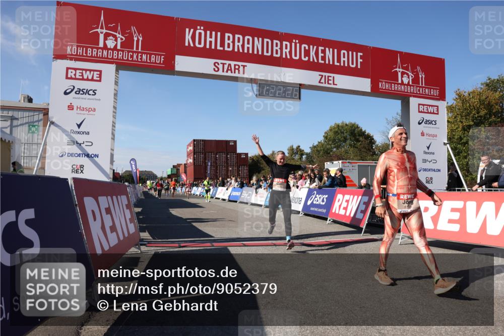 03.10.2025 - Köhlbrandbrückenlauf Lena Gebhardt http://msf.ph/oto/9052379 03.10.2025 13:22:27 Ziel 4239, 5072, 5214, 5272, 5400, 5401, 5720, 5839, 5851, 5929, 6188, 6733 meine-sportfotos.de