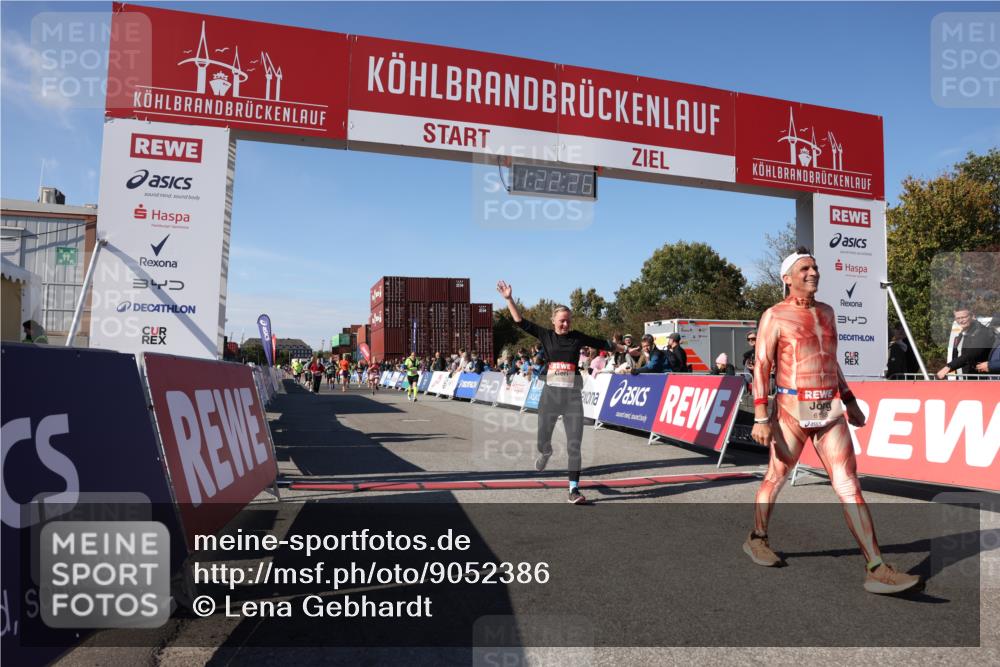 03.10.2025 - Köhlbrandbrückenlauf Lena Gebhardt http://msf.ph/oto/9052386 03.10.2025 13:22:27 Ziel 4239, 5072, 5214, 5272, 5400, 5401, 5720, 5839, 5851, 5929, 6188, 6733 meine-sportfotos.de
