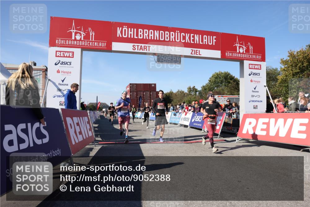 03.10.2025 - Köhlbrandbrückenlauf Lena Gebhardt http://msf.ph/oto/9052388 03.10.2025 13:06:25 Ziel 4124, 4396, 4550, 4658, 4659, 5563, 5641, 5970, 6193, 6850 meine-sportfotos.de