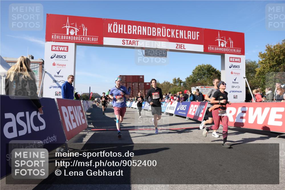 03.10.2025 - Köhlbrandbrückenlauf Lena Gebhardt http://msf.ph/oto/9052400 03.10.2025 13:06:25 Ziel 4124, 4396, 4550, 4658, 4659, 5563, 5641, 5970, 6193, 6850 meine-sportfotos.de