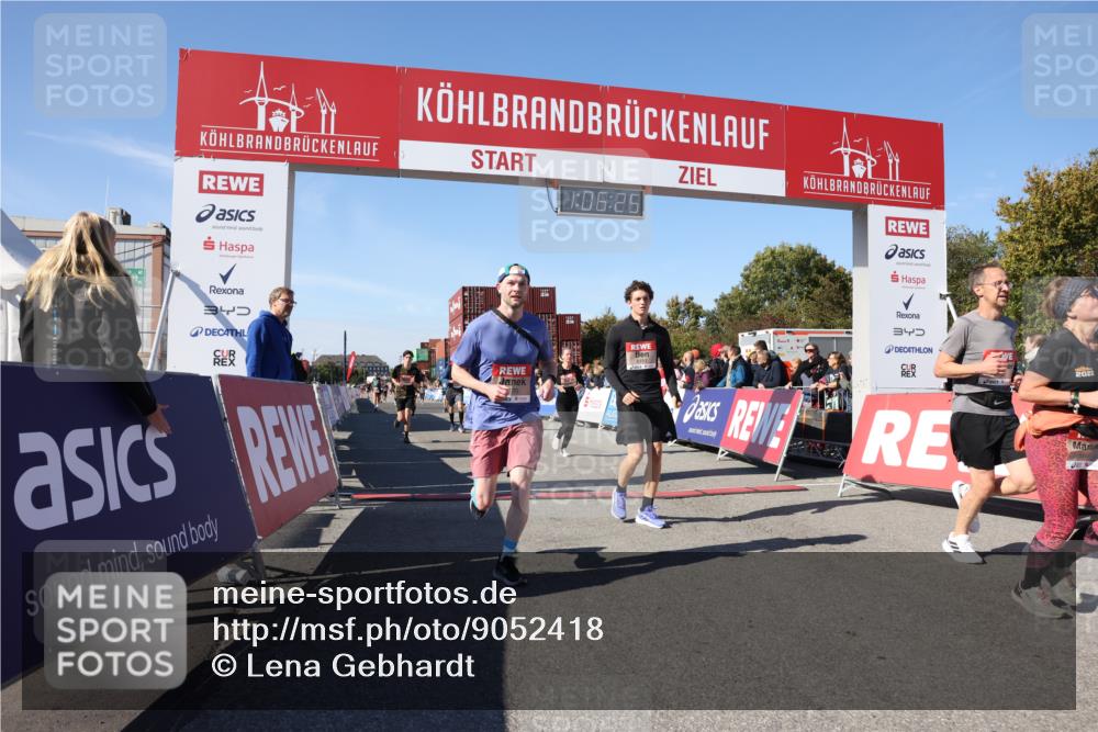 03.10.2025 - Köhlbrandbrückenlauf Lena Gebhardt http://msf.ph/oto/9052418 03.10.2025 13:06:25 Ziel 4124, 4396, 4550, 4658, 4659, 5563, 5641, 5970, 6193, 6850 meine-sportfotos.de